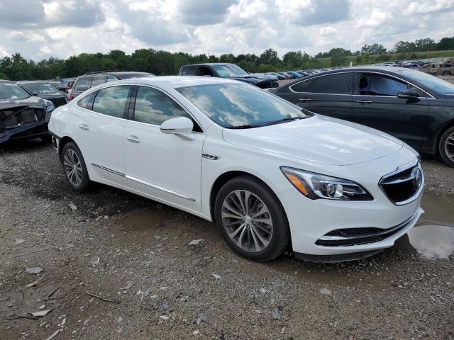 1G4ZN5SS9JU135343 - 2018 BUICK LACROSSE PREFERRED WHITE photo 4