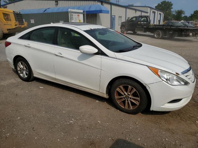 5NPEB4AC9CH379653 - 2012 HYUNDAI SONATA GLS WHITE photo 4