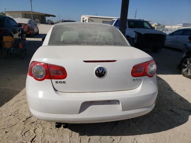 WVWBA71F47V031332 - 2007 VOLKSWAGEN EOS 2.0T WHITE photo 6