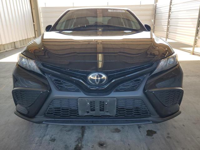 4T1G11AK6PU746128 - 2023 TOYOTA CAMRY SE NIGHT SHADE BLACK photo 5