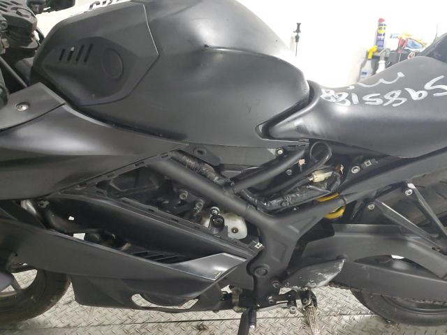 MH3RH18Y3MK004975 - 2021 YAMAHA YZFR3 A BLACK photo 9