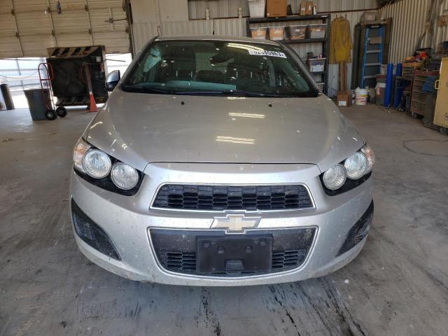 1G1JA5SH8E4225048 - 2014 CHEVROLET SONIC LS SILVER photo 5