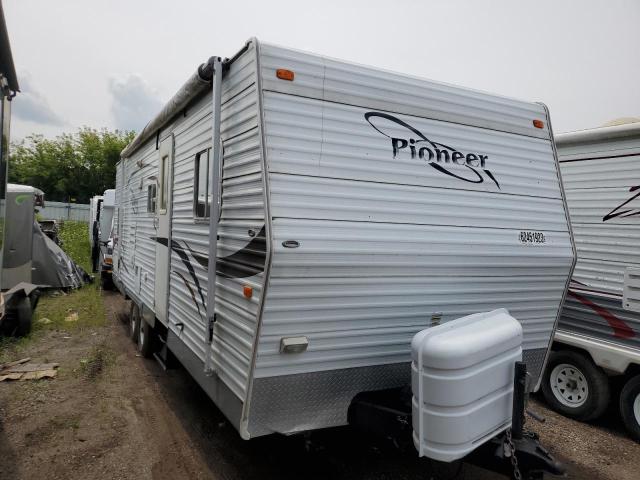 1EB1B262X72900792 - 2007 FLEETWOOD PIONEER WHITE photo 1