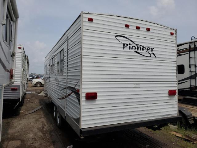 1EB1B262X72900792 - 2007 FLEETWOOD PIONEER WHITE photo 3