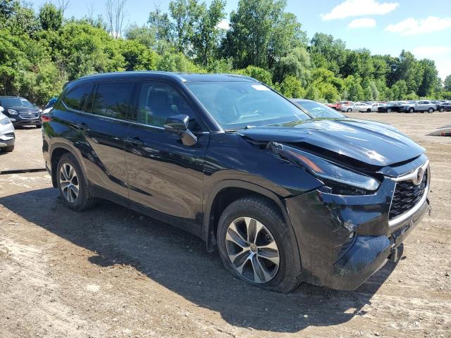 5TDGZRBHXMS116546 - 2021 TOYOTA HIGHLANDER XLE შავი ფოტო 4