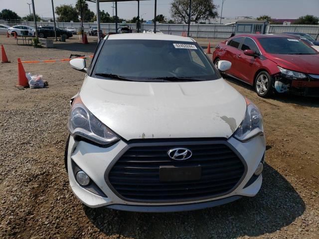 KMHTC6AE5GU304117 - 2016 HYUNDAI VELOSTER TURBO WHITE photo 5