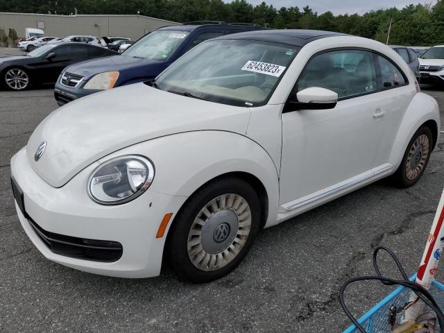 3VWHP7AT4DM674913 - 2013 VOLKSWAGEN BEETLE WHITE photo 1