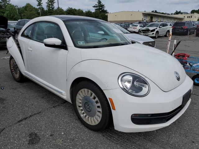 3VWHP7AT4DM674913 - 2013 VOLKSWAGEN BEETLE WHITE photo 4