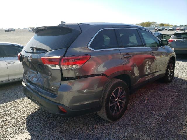 5TDKZRFH3KS566363 - 2019 TOYOTA HIGHLANDER SE GRAY photo 4