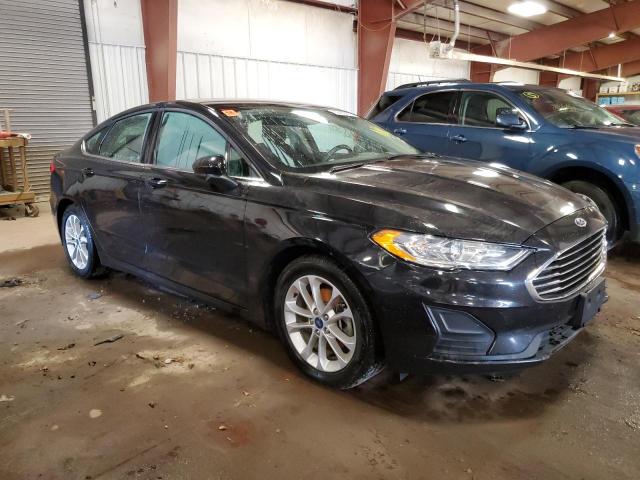 3FA6P0HD0KR255477 - 2019 FORD FUSION SE BLACK photo 4