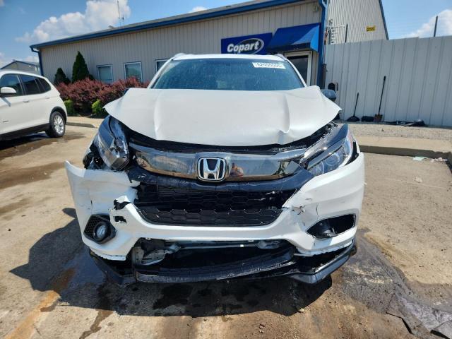 3CZRU5H18MM721587 - 2021 HONDA HR-V SPORT WHITE photo 5