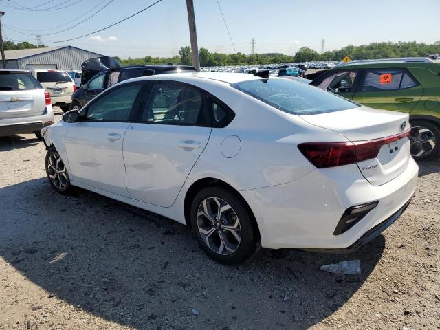 3KPF24AD3ME334856 - 2021 KIA FORTE FE WHITE photo 2