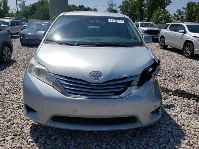 5TDKZ3DC3HS866918 - 2017 TOYOTA SIENNA LE BLUE photo 5