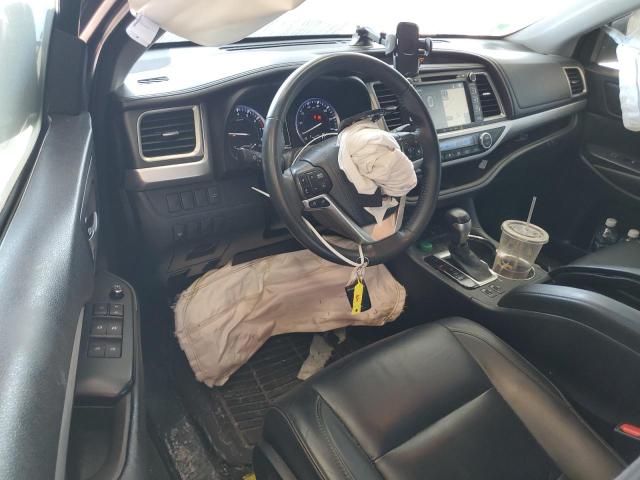 5TDJKRFH3GS325569 - 2016 TOYOTA HIGHLANDER XLE SILVER photo 8