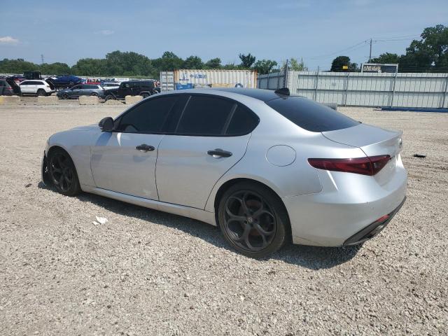 ZARFAECN2H7544570 - 2017 ALFA ROMEO GIULIA TI 银色 照片 2