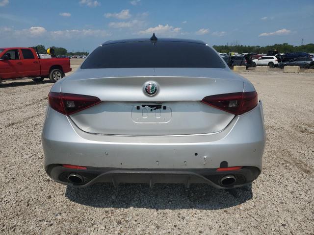 ZARFAECN2H7544570 - 2017 ALFA ROMEO GIULIA TI 银色 照片 6
