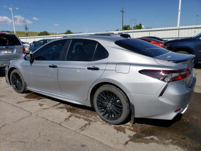 4T1G11BK3MU033570 - 2021 TOYOTA CAMRY SE SILVER photo 2