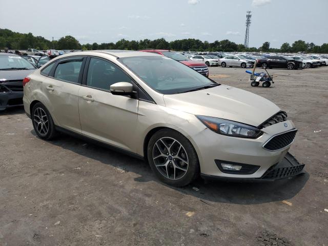 1FADP3H2XHL338929 - 2017 FORD FOCUS SEL BEIGE photo 4