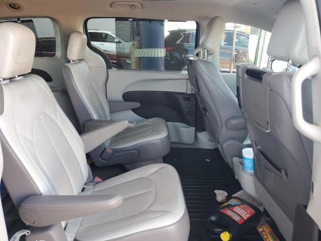 2C4RC1EG7JR130231 - 2018 CHRYSLER PACIFICA TOURING L PLUS SILVER photo 11