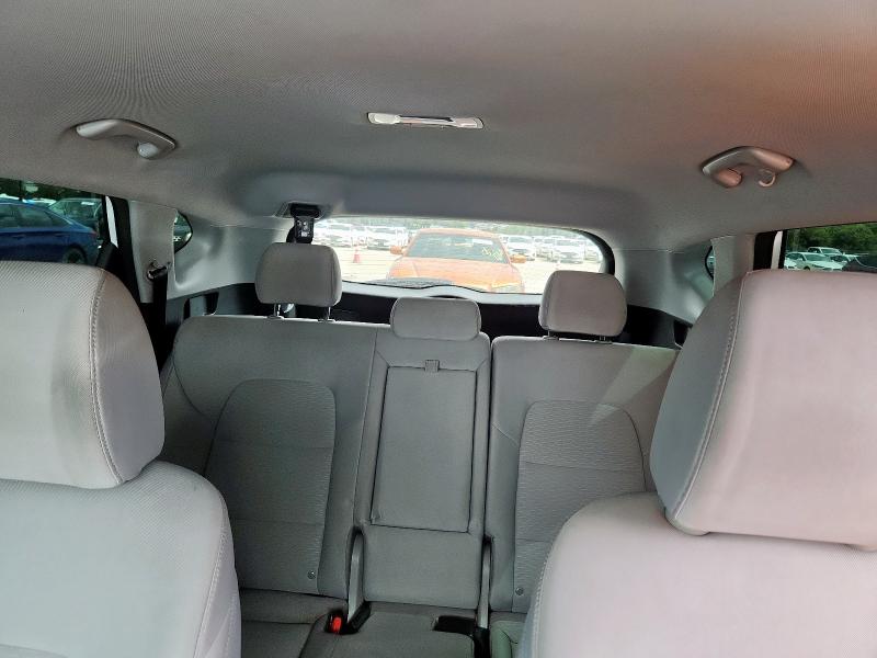 KM8J2CA47LU203669 - 2020 HYUNDAI TUCSON SE WHITE photo 10