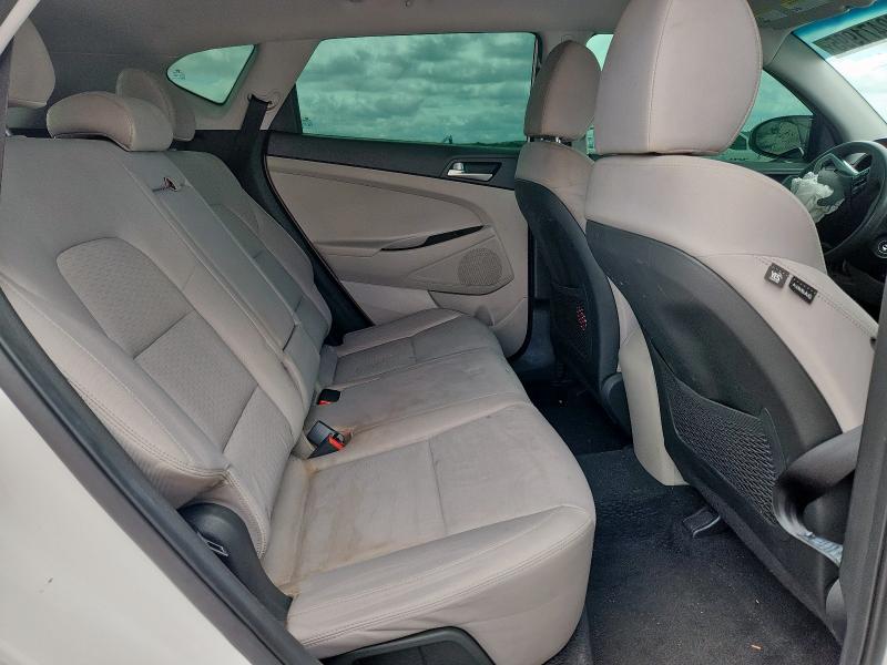 KM8J2CA47LU203669 - 2020 HYUNDAI TUCSON SE WHITE photo 11