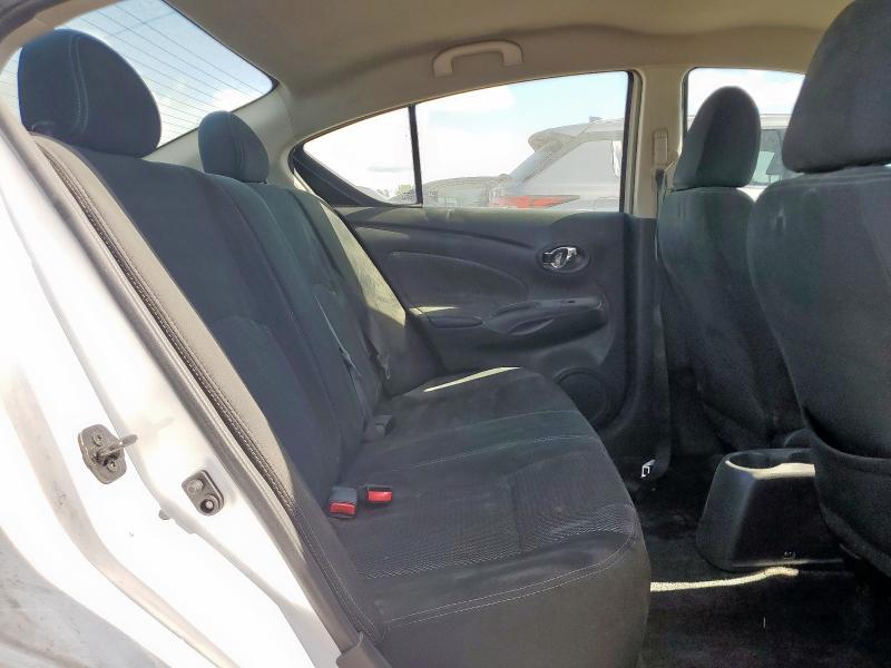 3N1CN7AP7KL869870 - 2019 NISSAN VERSA S 白色 照片 10