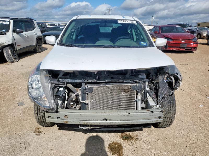 3N1CN7AP7KL869870 - 2019 NISSAN VERSA S 白色 照片 5