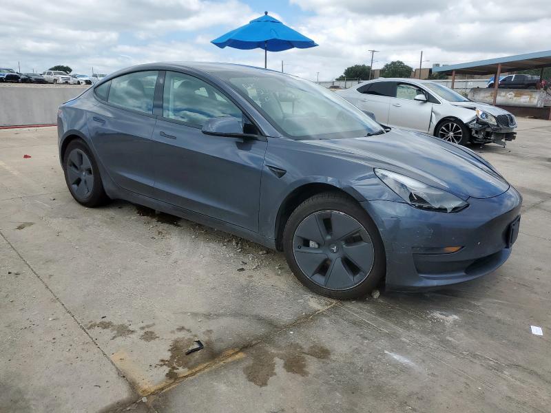 5YJ3E1EA0PF693637 - 2023 TESLA MODEL 3 ნაცრისფერი ფოტო 4