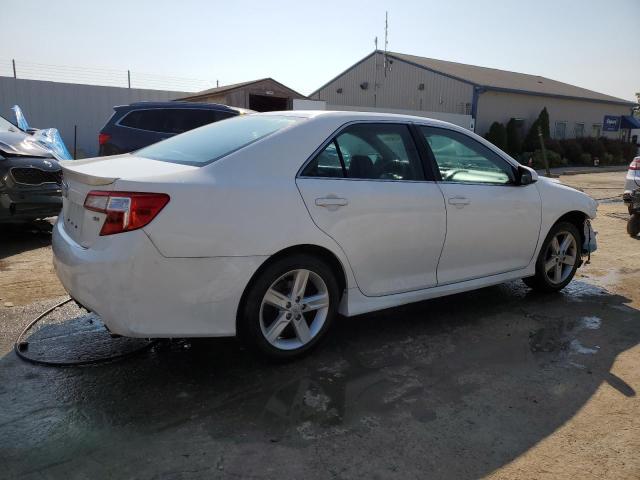 4T1BF1FK5DU666061 - 2013 TOYOTA CAMRY L WHITE photo 3