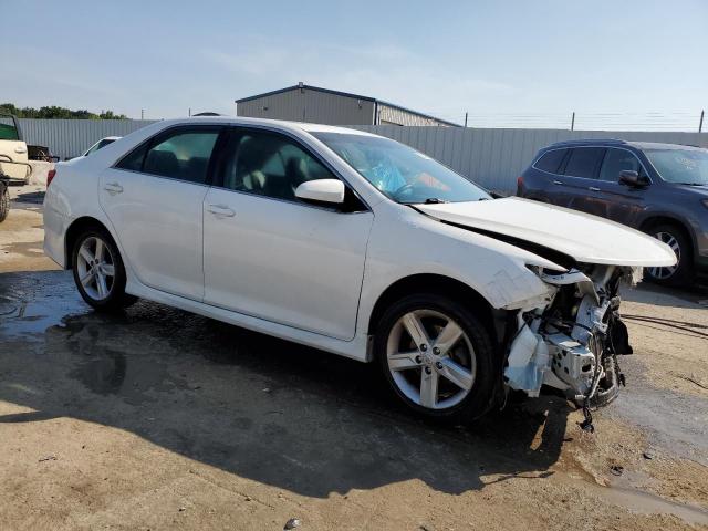 4T1BF1FK5DU666061 - 2013 TOYOTA CAMRY L WHITE photo 4