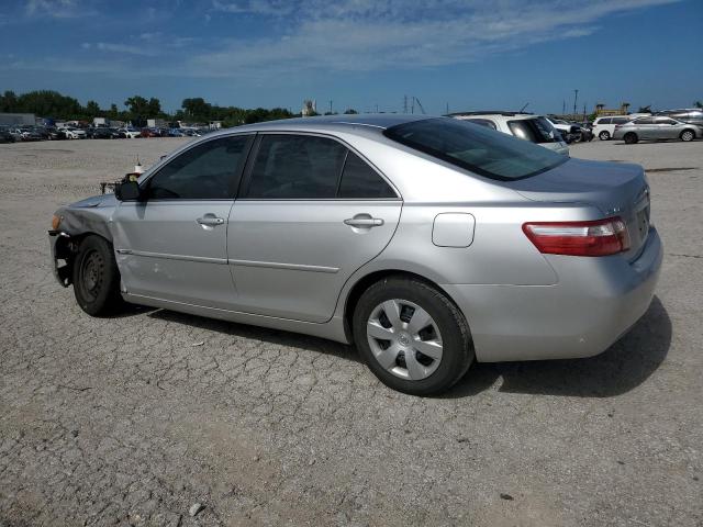 4T4BE46K09R083320 - 2009 TOYOTA CAMRY BASE SILVER photo 2