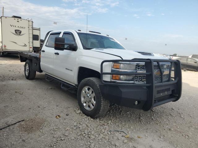 1GC4KVCY1KF165713 - 2019 CHEVROLET SILVERADO K3500 WHITE photo 4