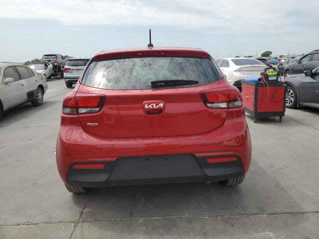 3KPA25AD5NE464848 - 2022 KIA RIO S RED photo 6