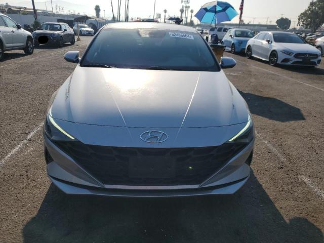 5NPLM4AG9MH034094 - 2021 HYUNDAI ELANTRA SEL SILVER photo 5