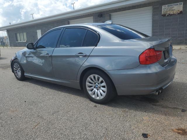 WBAPH77549NM45128 - 2009 BMW 328 I SILVER photo 2