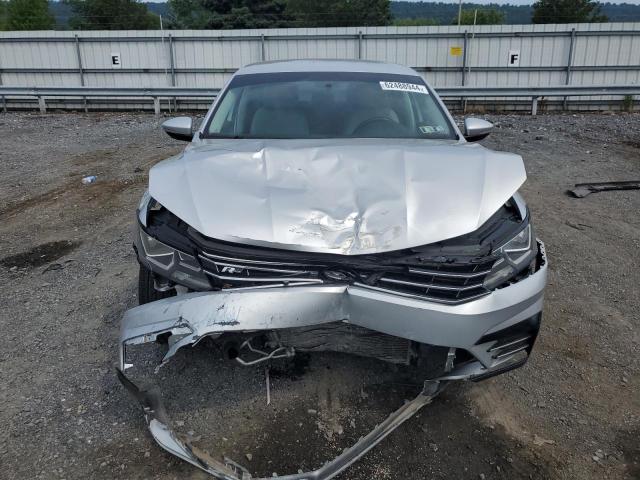 1VWDT7A32HC044261 - 2017 VOLKSWAGEN PASSAT R-LINE Gümüş foto 5