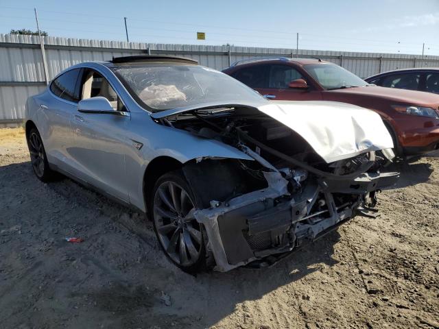 5YJSA1DP1DFP12723 - 2013 TESLA MODEL S Արծաթագույն լուսանկար 4