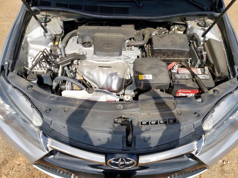 4T1BF1FK1HU446048 - 2017 TOYOTA CAMRY LE ვერცხლისფერი ფოტო 11