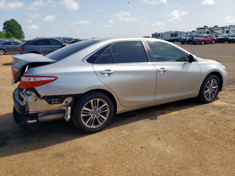 4T1BF1FK1HU446048 - 2017 TOYOTA CAMRY LE ვერცხლისფერი ფოტო 3