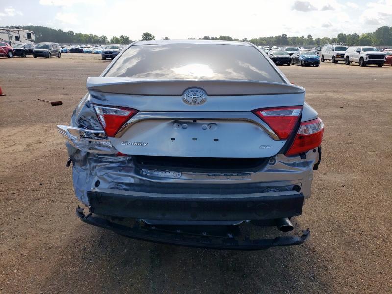 4T1BF1FK1HU446048 - 2017 TOYOTA CAMRY LE ვერცხლისფერი ფოტო 6