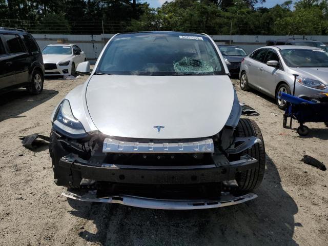 7SAYGAEE5NF398813 - 2022 TESLA MODEL Y WHITE photo 5