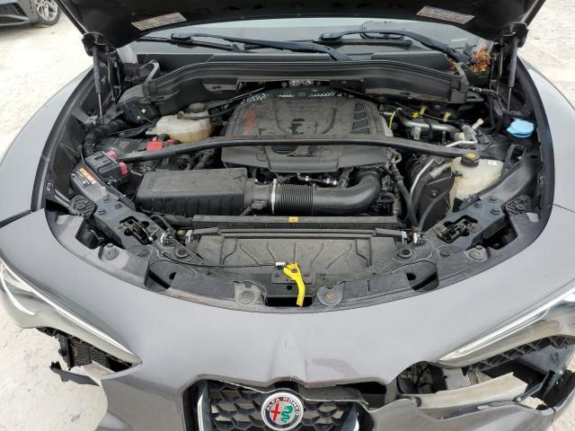 ZASFAKPN2J7B68386 - 2018 ALFA ROMEO STELVIO SPORT Grau Foto 12