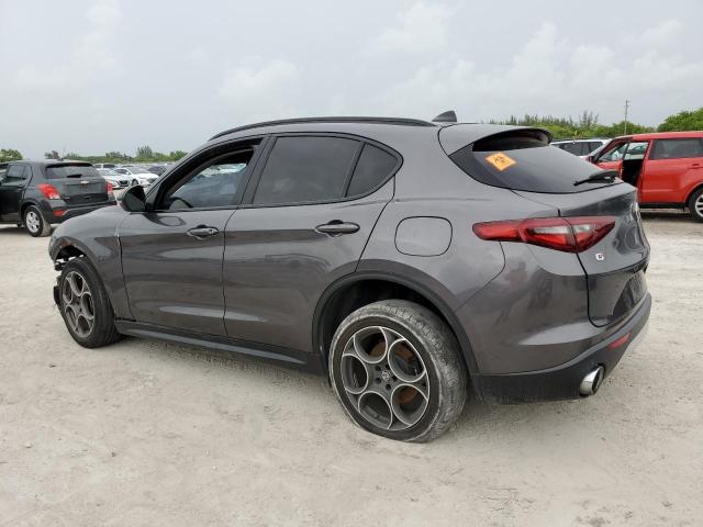 ZASFAKPN2J7B68386 - 2018 ALFA ROMEO STELVIO SPORT Grau Foto 2