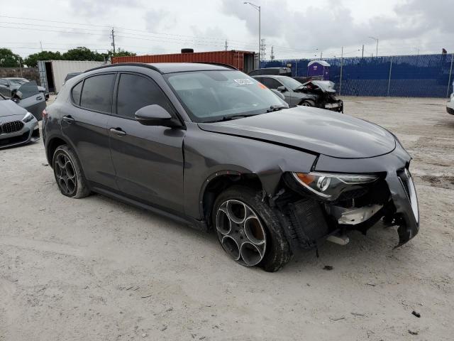 ZASFAKPN2J7B68386 - 2018 ALFA ROMEO STELVIO SPORT Grau Foto 4