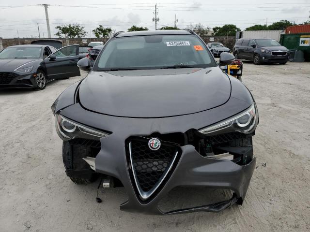 ZASFAKPN2J7B68386 - 2018 ALFA ROMEO STELVIO SPORT Grau Foto 5