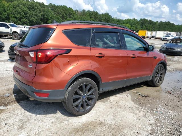 1FMCU0GD1KUB08743 - 2019 FORD ESCAPE SE ნარინჯისფერი ფოტო 3