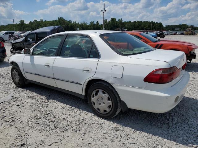 1HGCG5646XA158977 - 1999 HONDA ACCORD LX WHITE photo 2