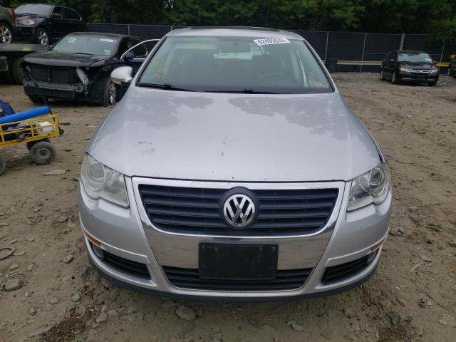 WVWJM7AN1AE167984 - 2010 VOLKSWAGEN PASSAT KOMFORT SILVER photo 5