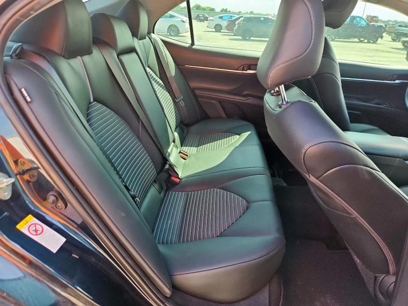 4T1B11HK3JU647516 - 2018 TOYOTA CAMRY L ლურჯი ფოტო 10