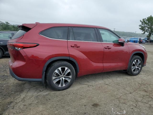 5TDGZRBH8NS245421 - 2022 TOYOTA HIGHLANDER XLE Красный фото 3